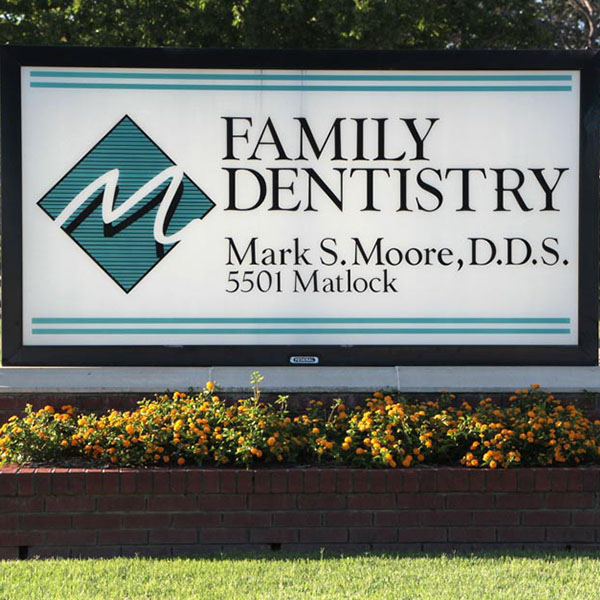 Family Dentistry Entrance sign